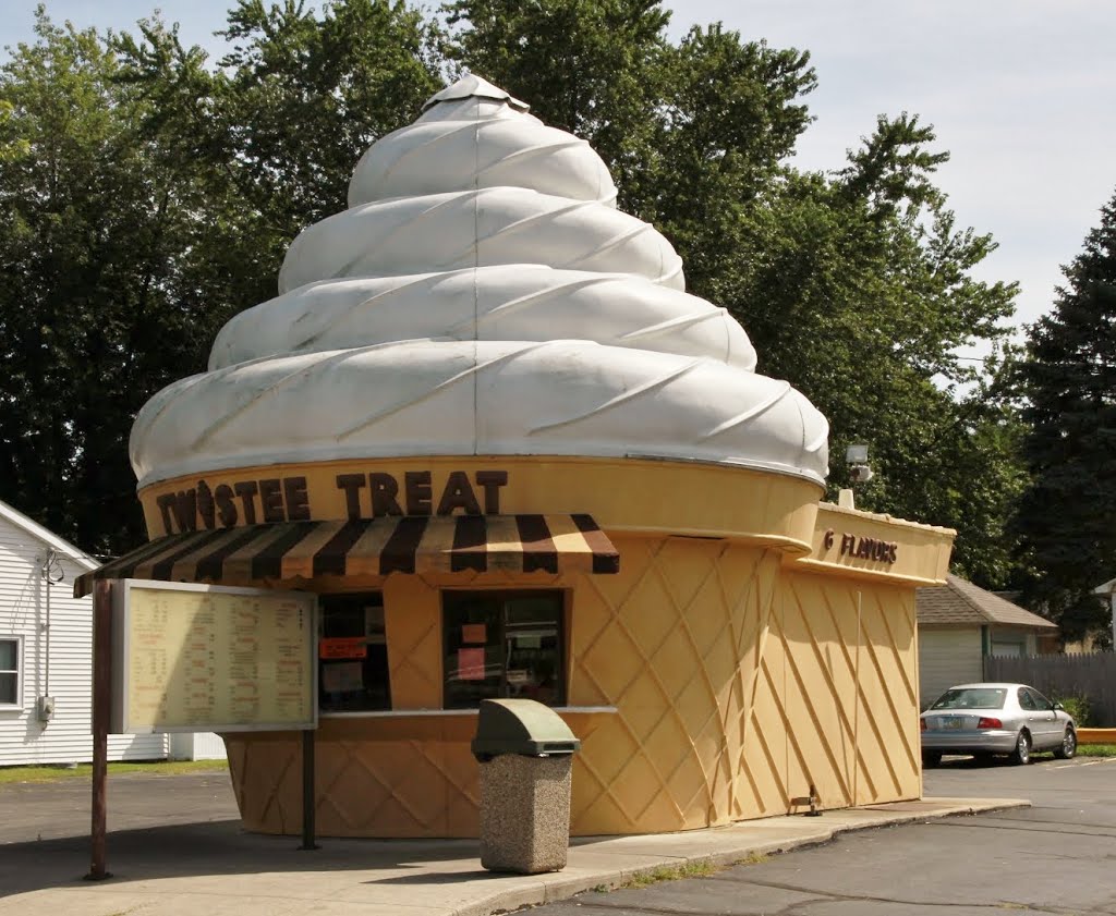 Twistee Treat Ice Cream Shop, Clyde, Ohio, September 6, 2013