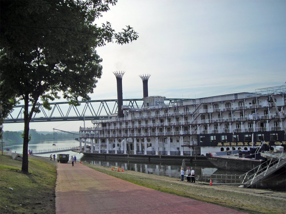 Mariettas Ohio River Levy