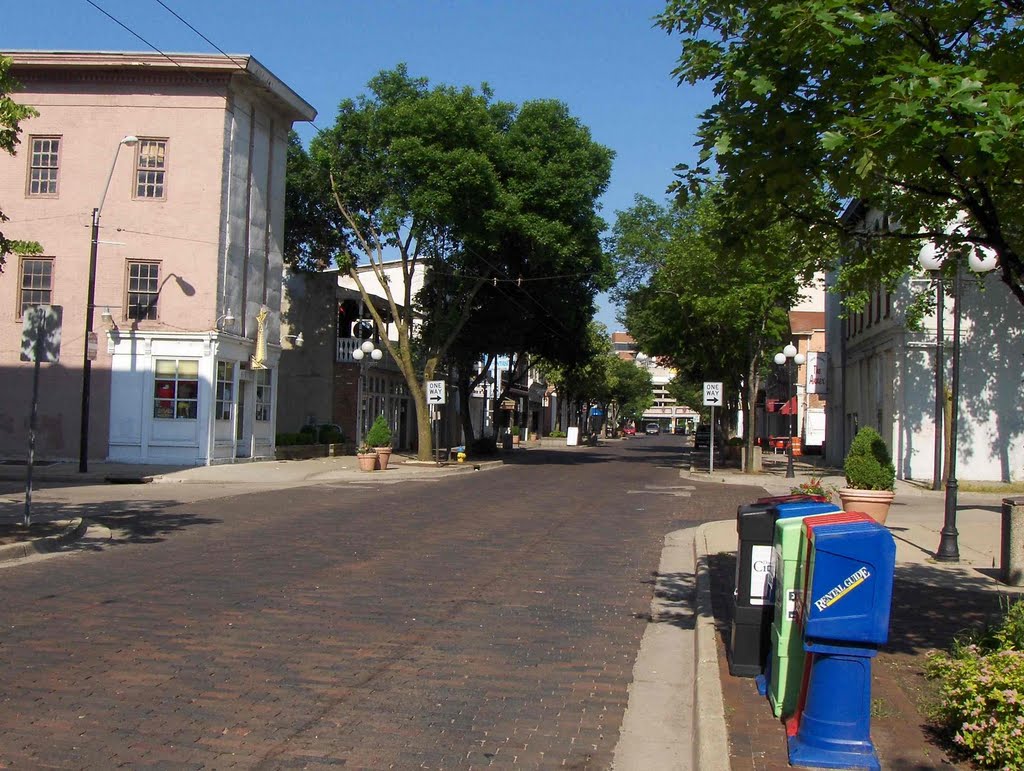 East 5th Street, GLCT