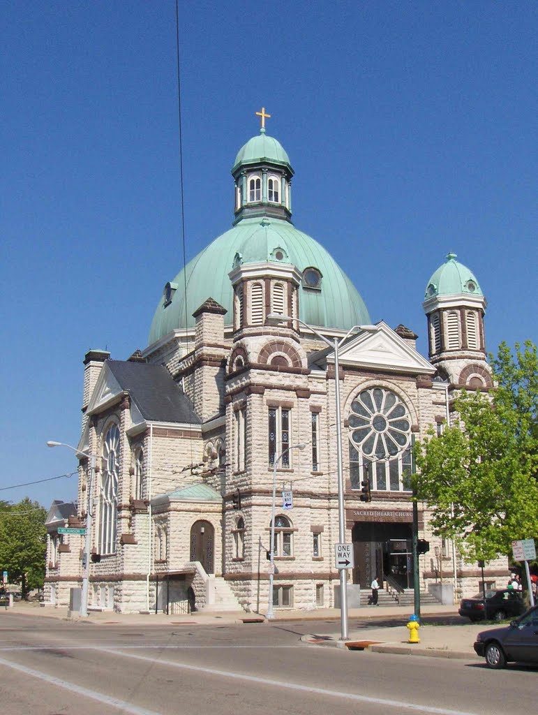 Sacred Heart Church, GLCT