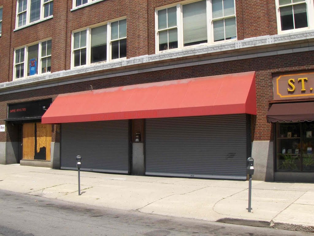 MJs Cafe, GLCT
