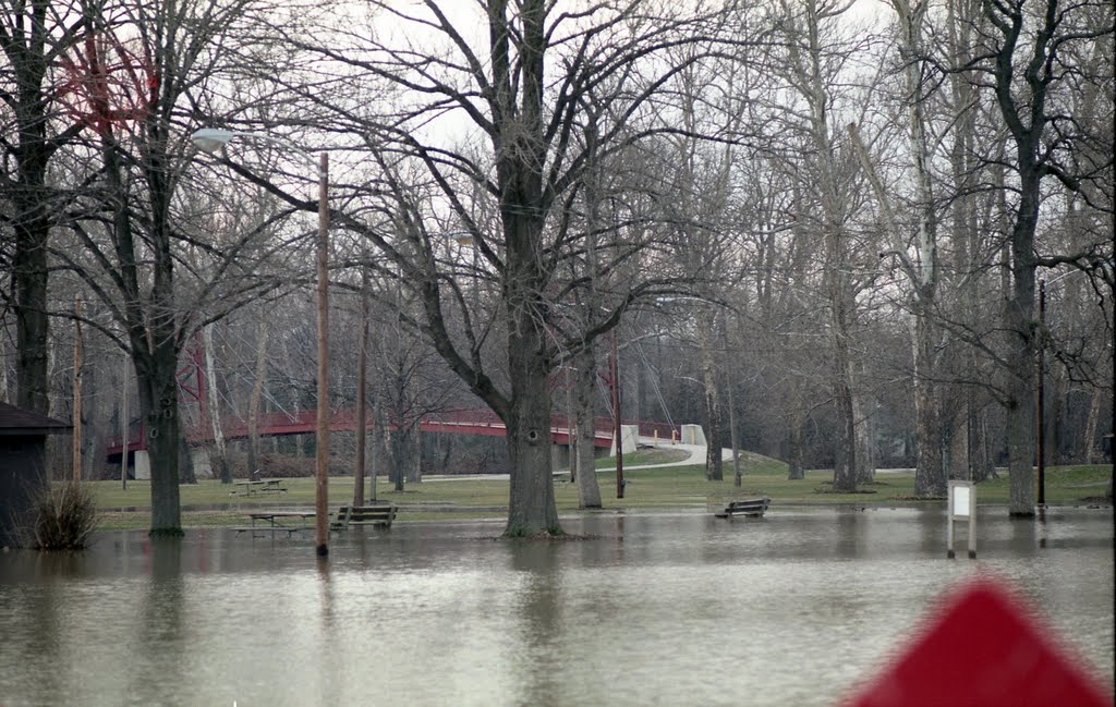 1990, Island Park flooded - Dayton, Ohio - flooded