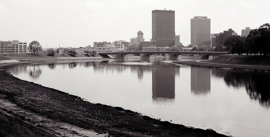 1982 Dayton , Ohio - Mad River - skyline view
