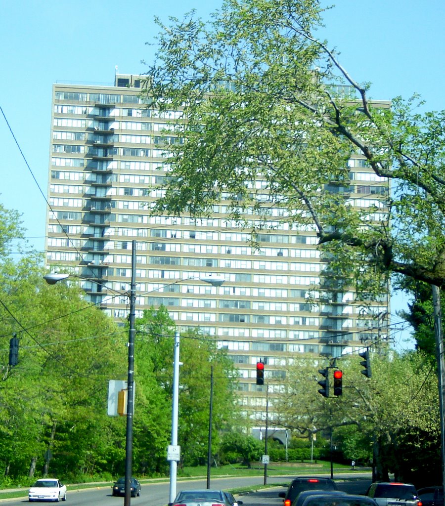 Lake Park Towers Superior Ave. View