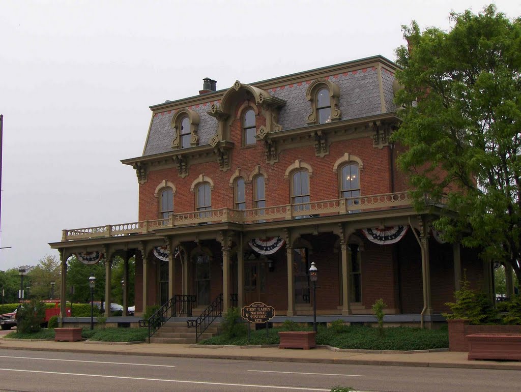 National First Ladies Library, GLCT