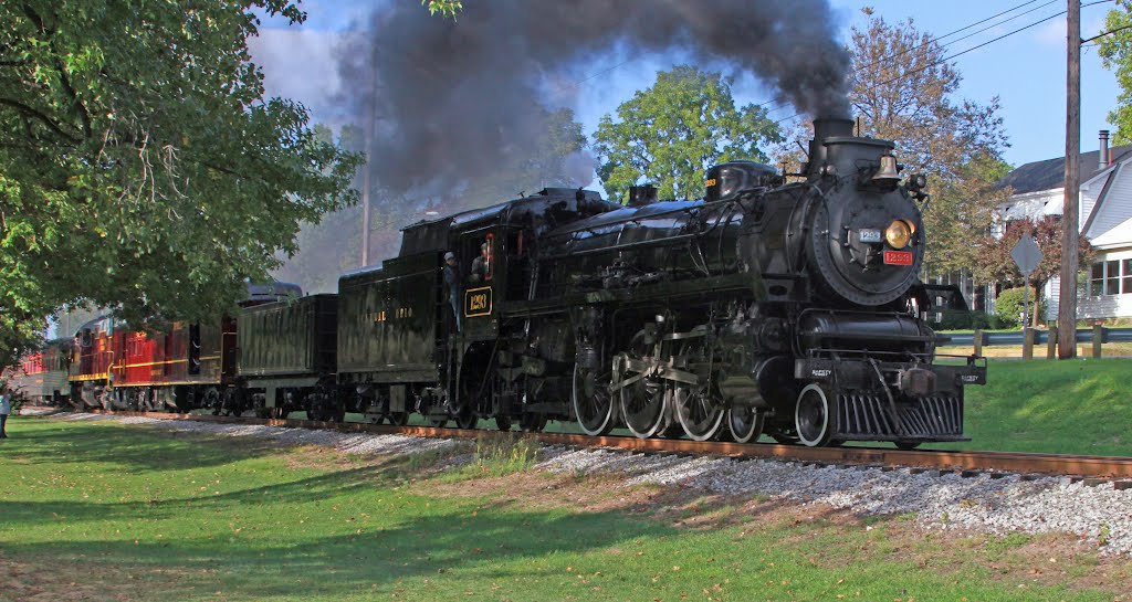 Central Ohio 1293 on Cuyahoga Valley Railroad, Indigo Lake, Ohio, September 15, 2012