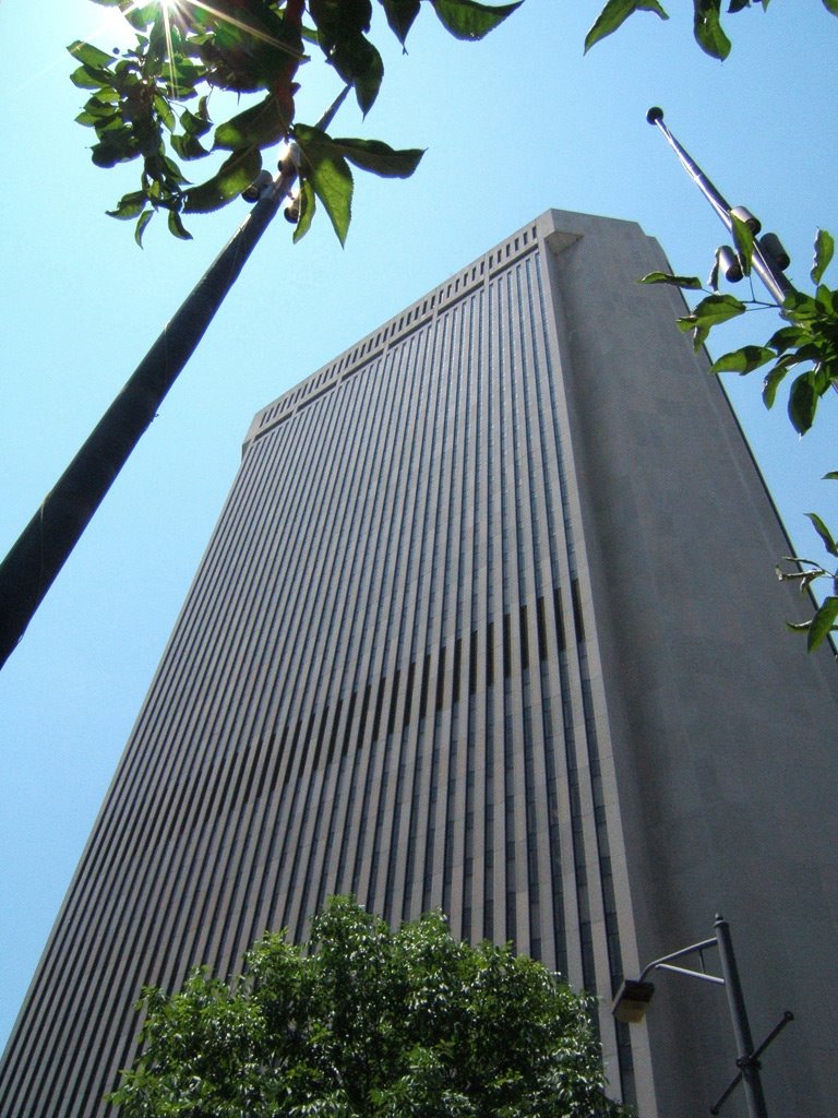 1 Nationwide Plaza viewed from Sensenbrenner Park.  June 2005