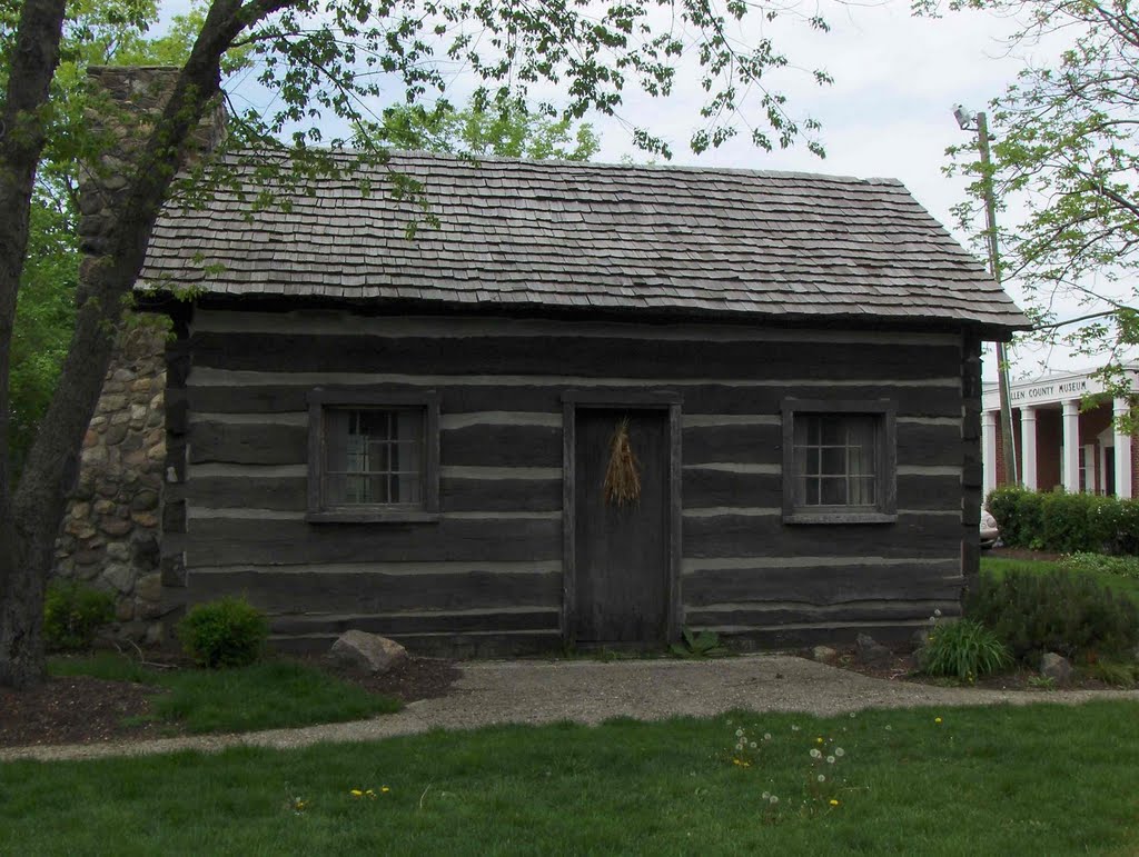 Log House, GLCT