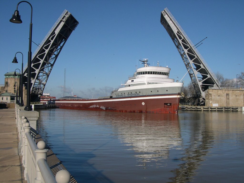 Stmr. Edward L Ryerson at Charles Berry Bridge