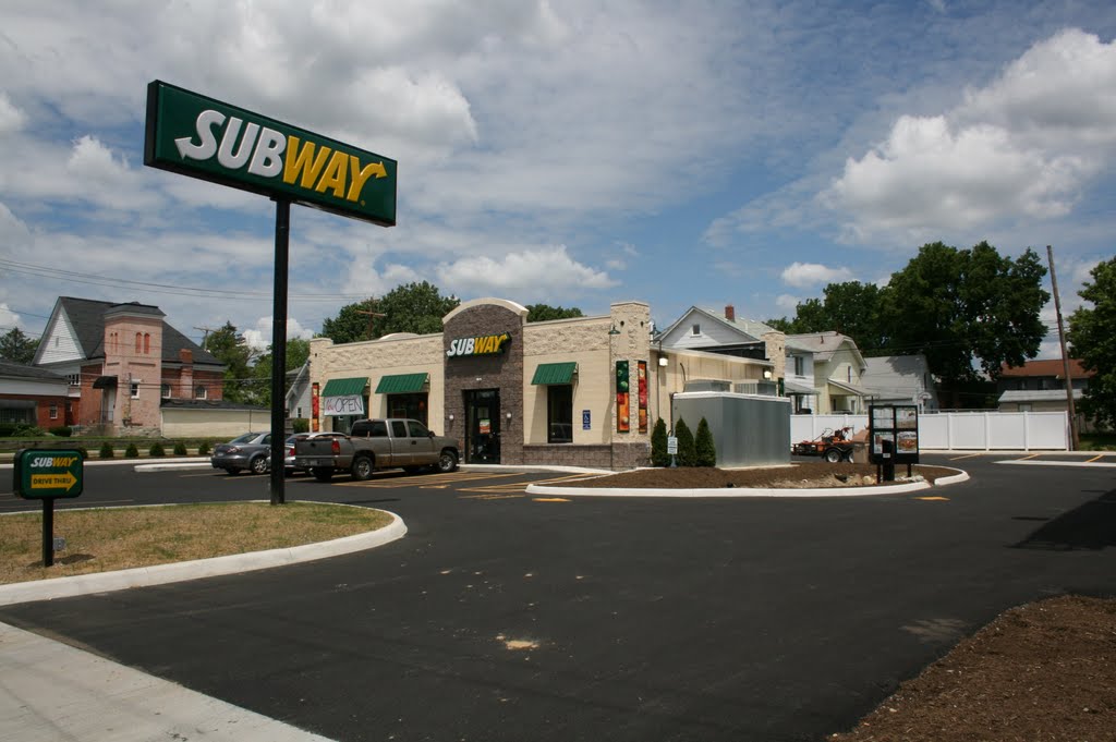 Subway Fifth Ave, from the south east