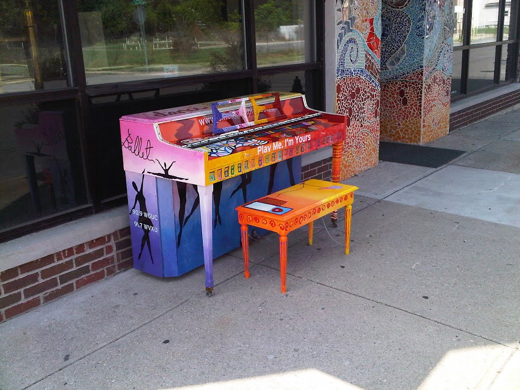 Play Me Im Yours Piano Madisonville