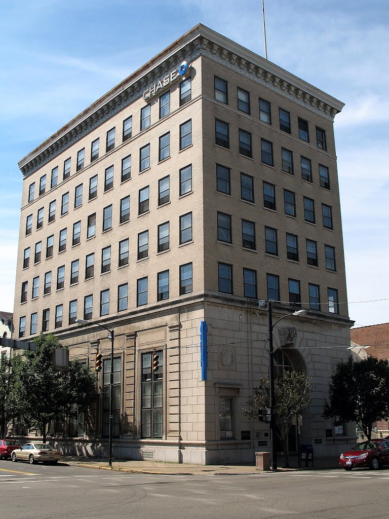 First National Bank Building, 11 Lincoln Way, W., Massillon, OH