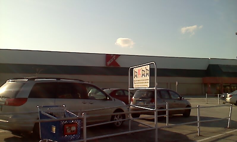Closing Kmart (Medina, Ohio)