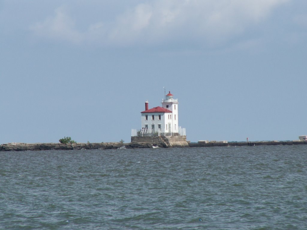 Fairport Breakwall Lighthouse