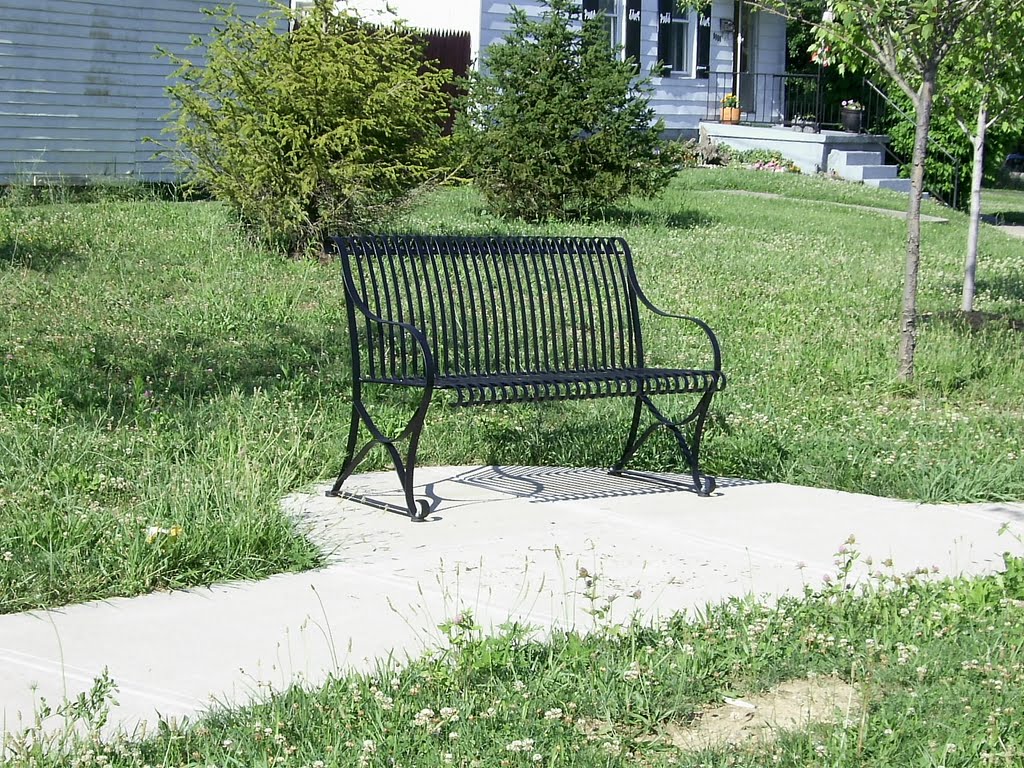 park on Elsmere ave and floral ave