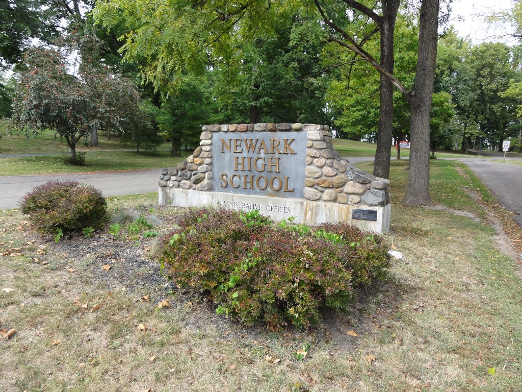 Newark High School Entrance