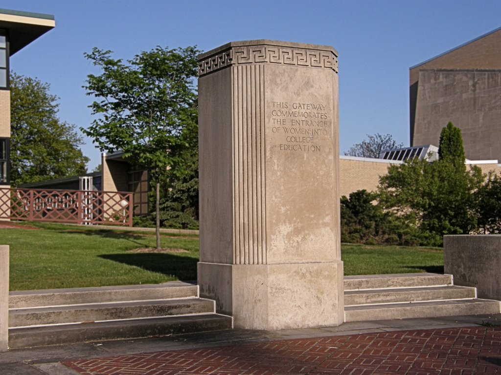 "This gateway commemorates the entrance of women into college education" but it leads to nowhere!