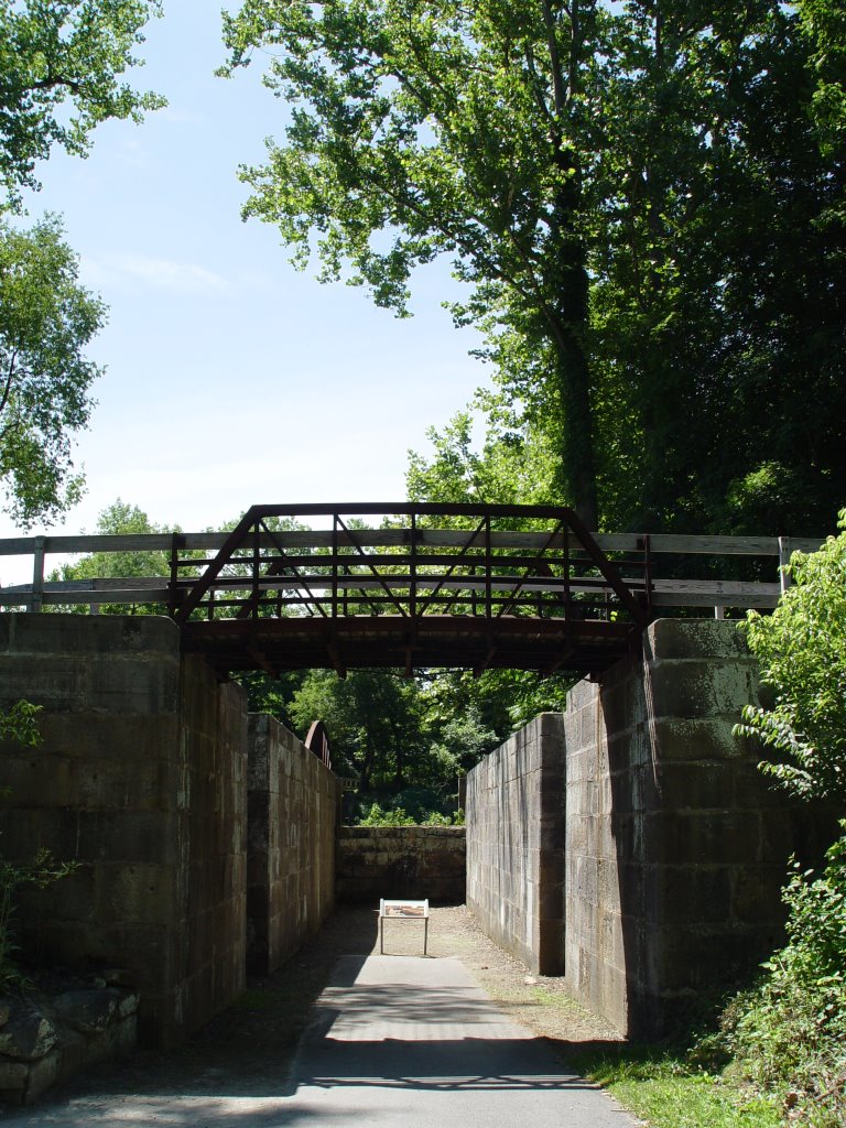 Ohio Erie Canal Towpath - Lock 29