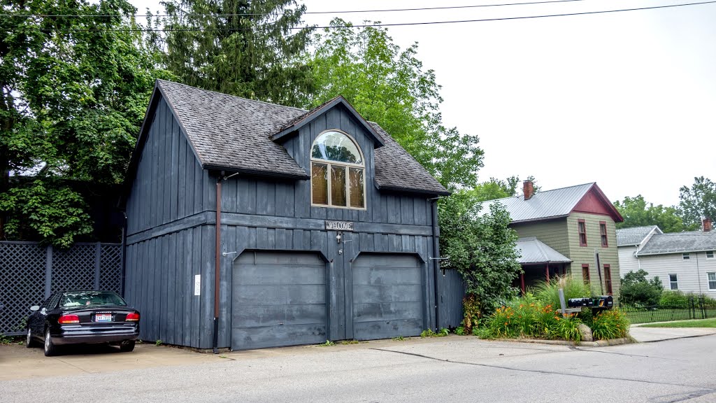 Neat Garage