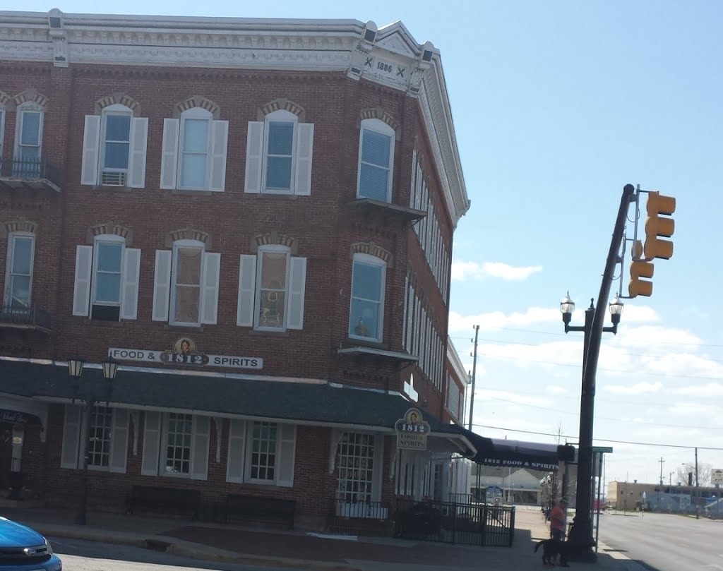 1812 Bar & Grill