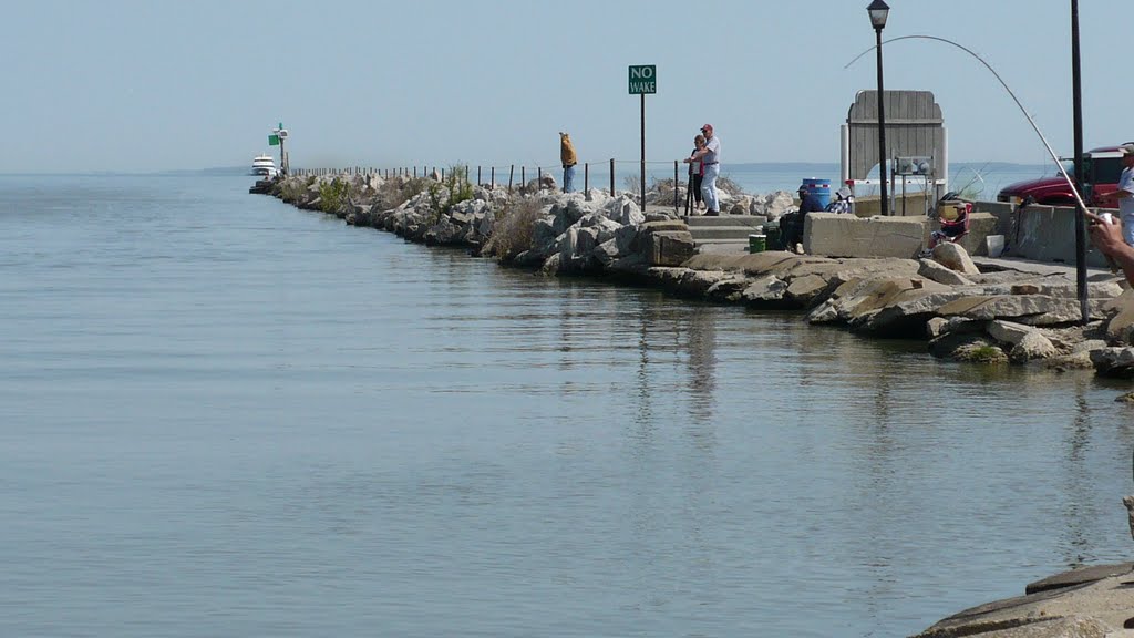 Fishermen, Port Clinton Breakwater
