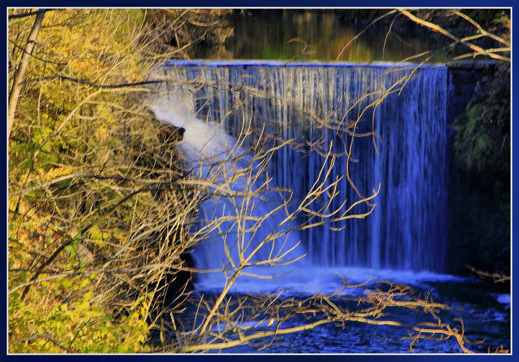 Cedar Cliff Falls in the Fall