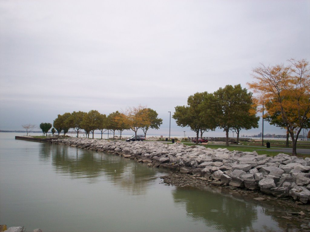 Park along Shoreline Dr. in downtown Sandusky 10/26/07