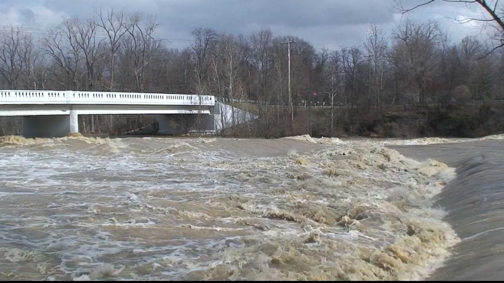 Huss street bridge at flood stage