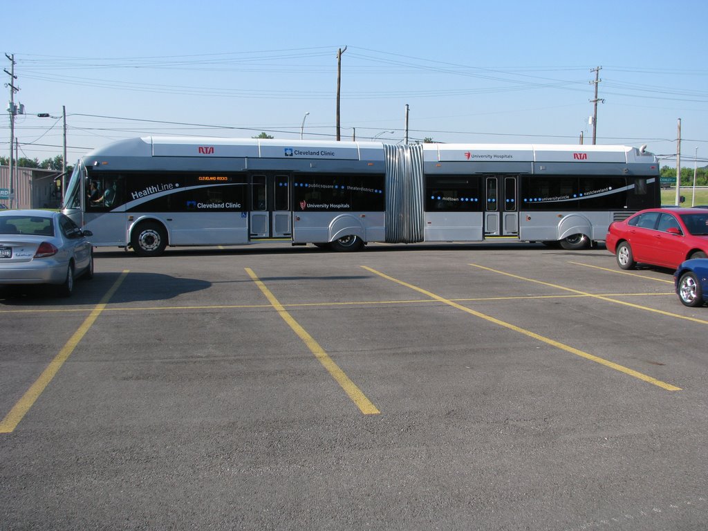 The Cleveland RTA was kind enough to make a stop at COTA on their way to the Ohio State Fair to show off their new articualted BRT bus. 7/17/2008