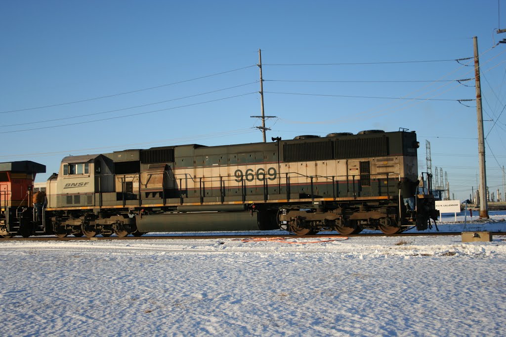 Green and White BNSF Toledo Ohio 2009