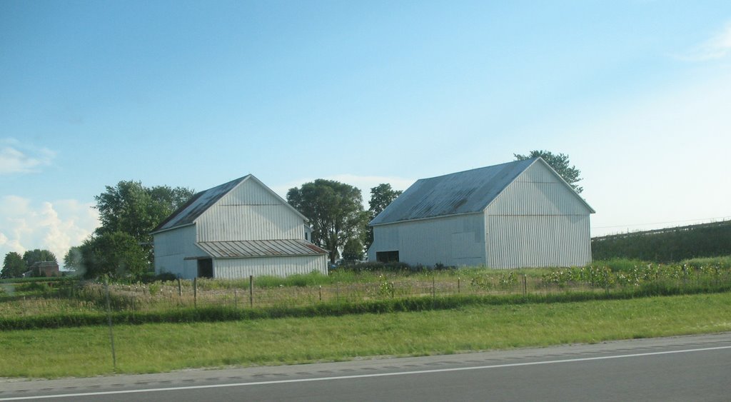 Dual barns on 80 90