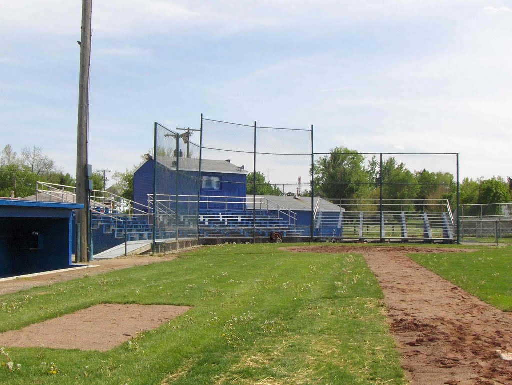 Simmons Field, Lima Locos, GLCT