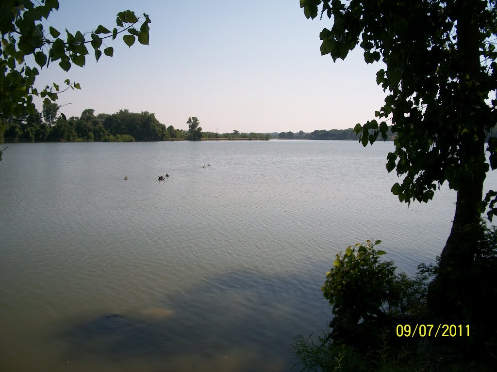 Maumee River. Toledo-OH