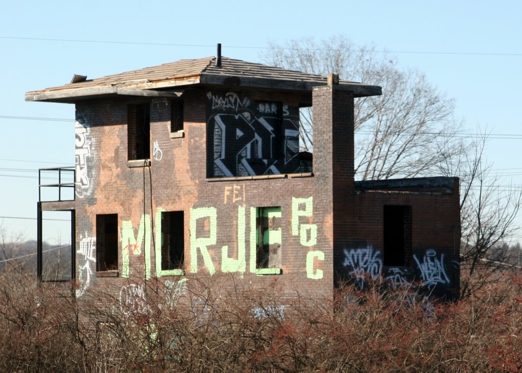 Abandoned Railroad Building (I-75, St. Bernard)