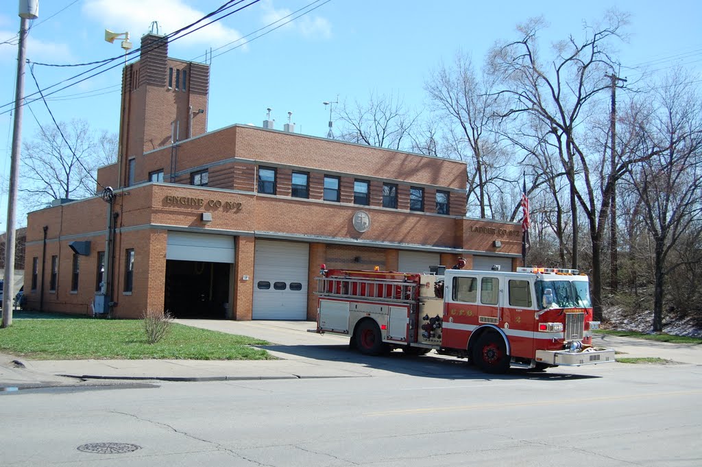 Cincinnati Fire Dept. Engine 2 to responds on an EMS Run