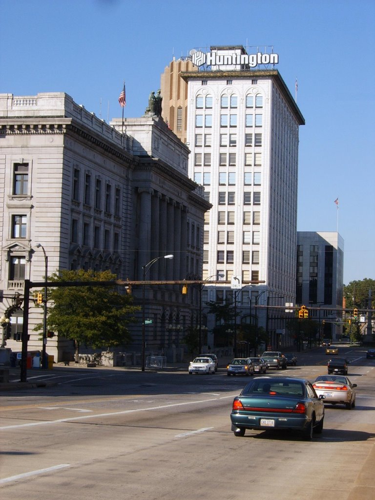 Mahoning County Courthouse & Huntington Bank Bld