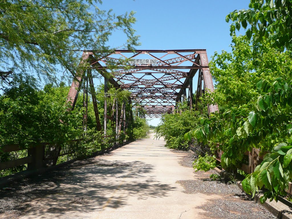 2010_05-02_Chickasha Oklahoma_P1110228_Old US 81 Bridge