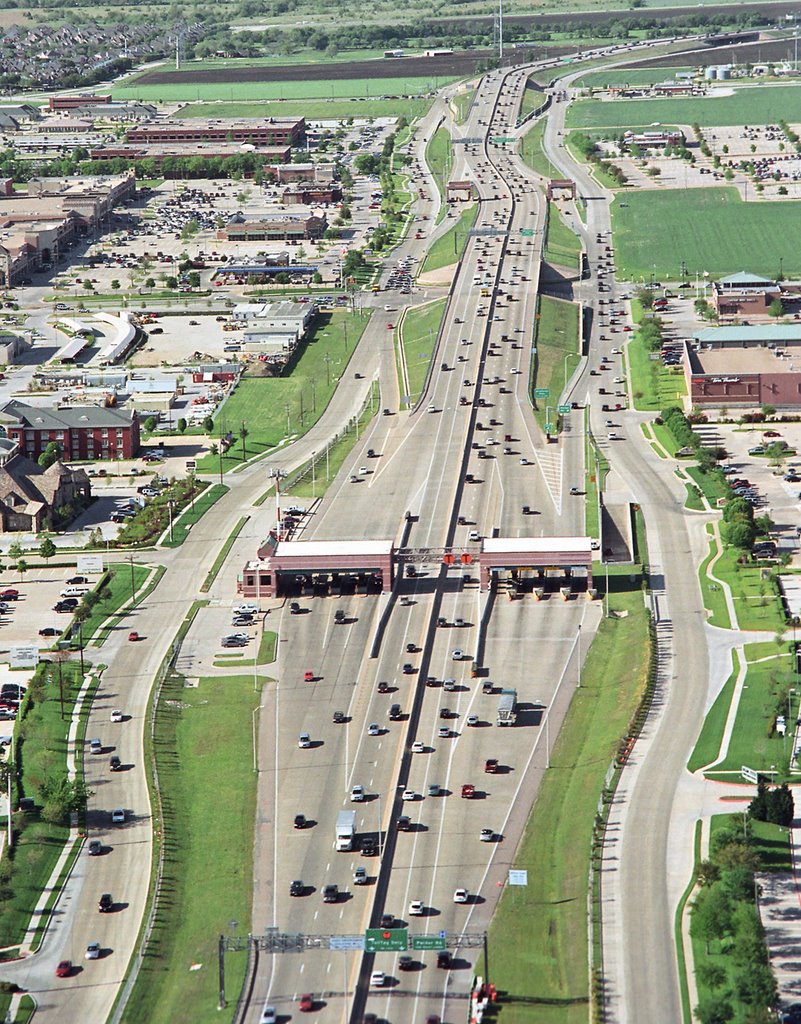 47 Looking north at the Parker Road toll plaza