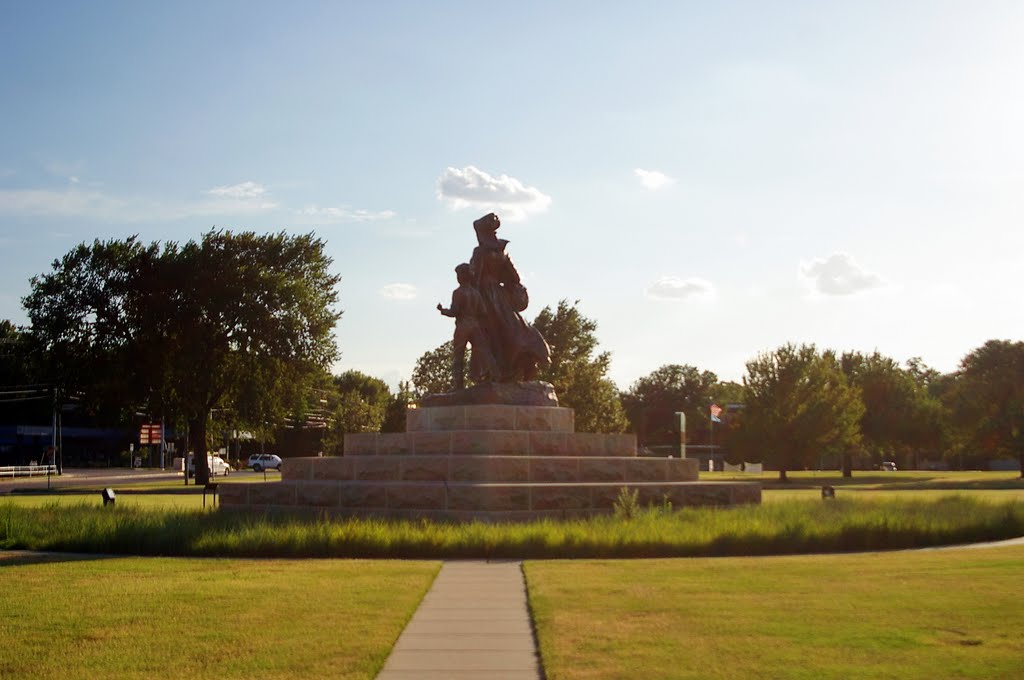 2011, Ponca City, OK, USA - Pioneer Woman monument