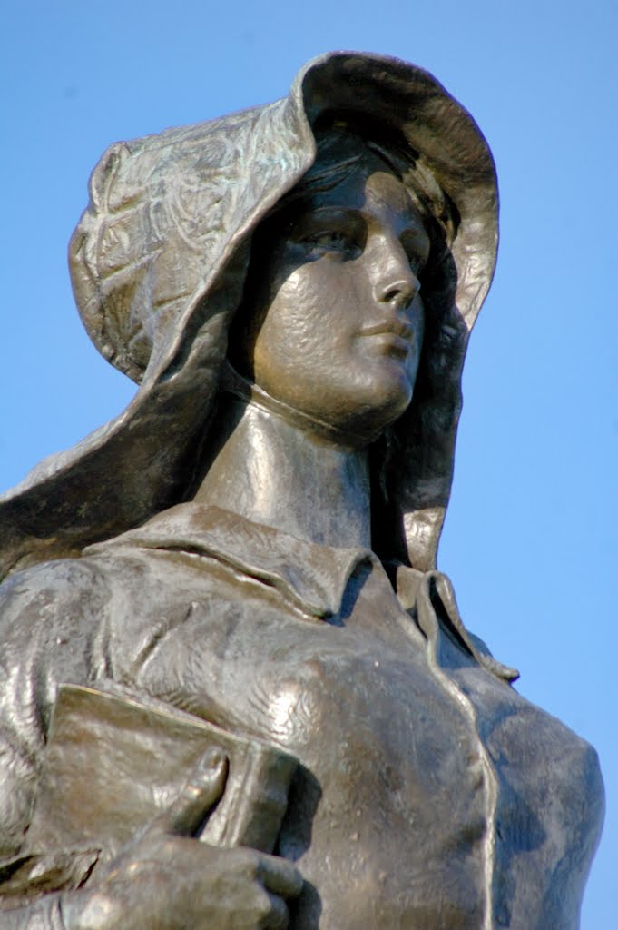 2011, Ponca City, OK, USA - Pioneer Woman monument - detail