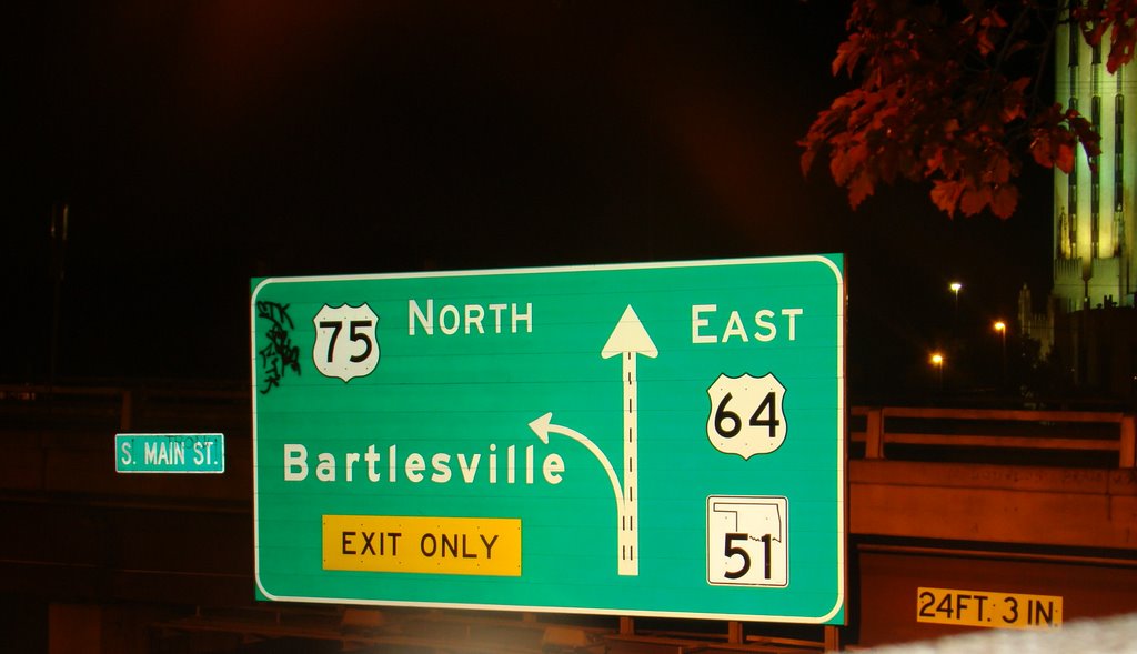 Exit sign Highway 75 North to Bartlesville in downtown Tulsa
