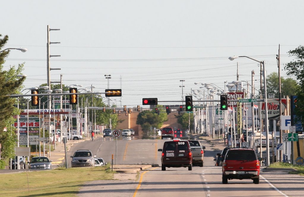 2nd Street at Ferris Ave. - Looking South toward Central Mall