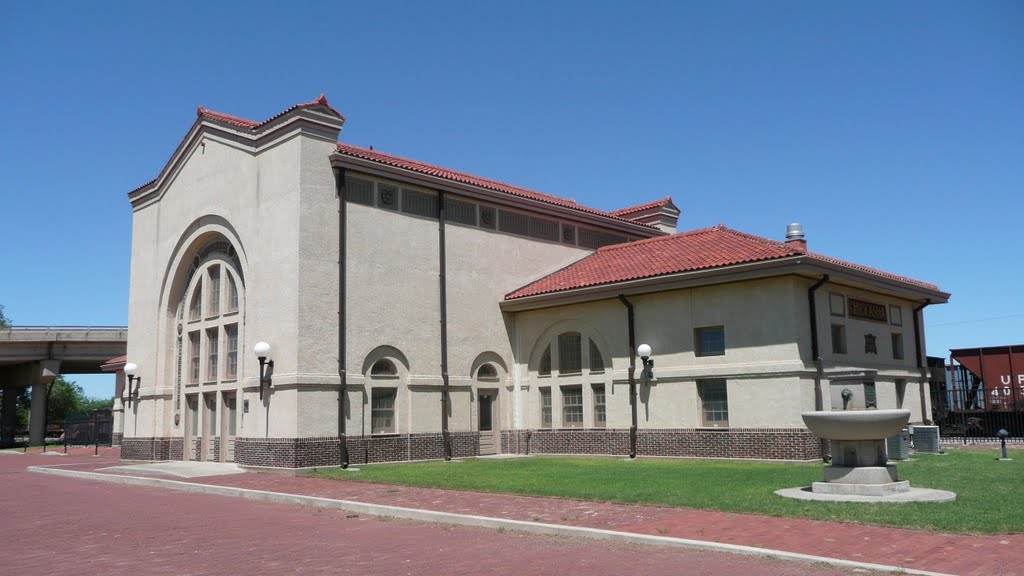 2010_05-02_Chickasha Oklahoma_P1110292_1910 Rock Island Depot