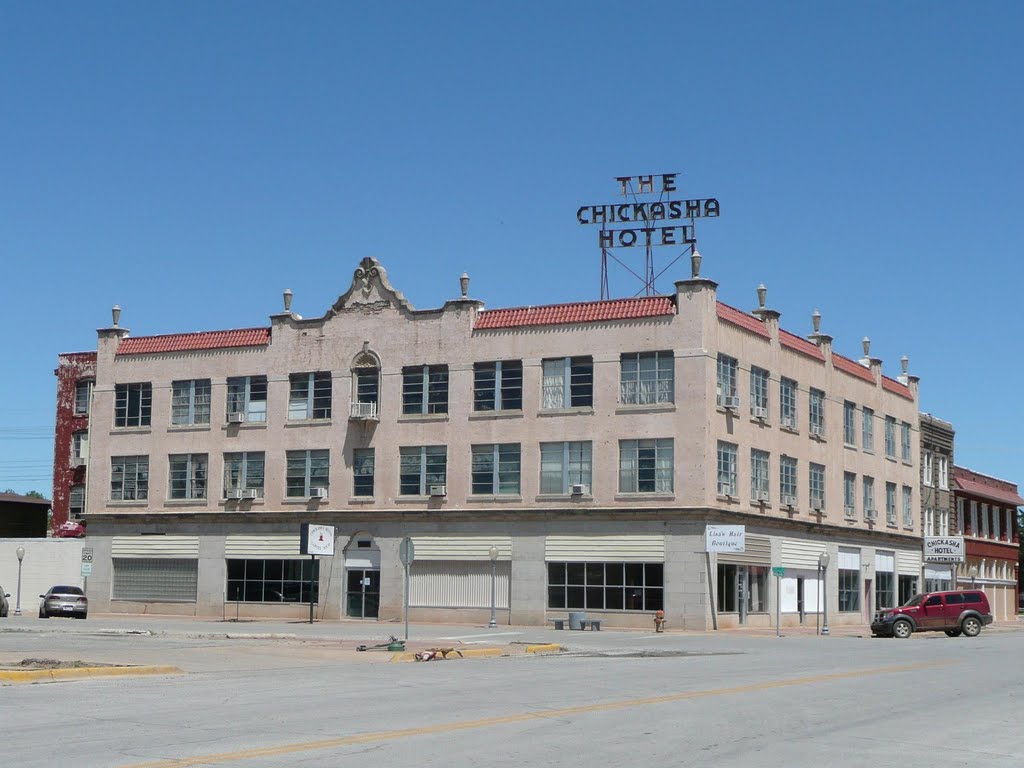 2010_05-02_Chickasha Oklahoma_P1110280_The Chickasha Hotel