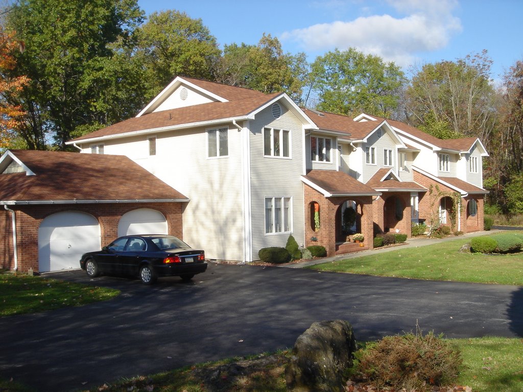 Attached 4-family house in Stroudsburg, Pennsylvania on October 29, 2007