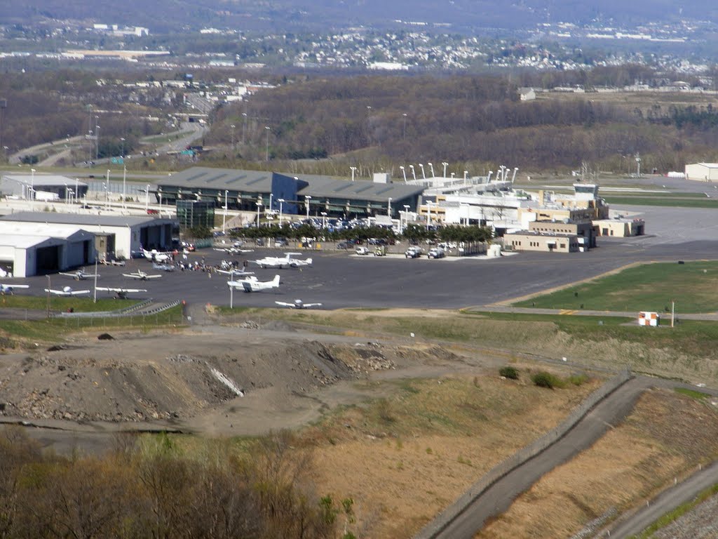 Wilkes-Barre/Scranton International Airport (AVP/KAVP) General Aviation Ramp
