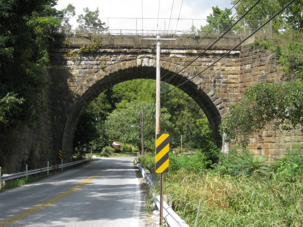 Atglen Susquehanna Low Line Bridge over Noble Rd 1