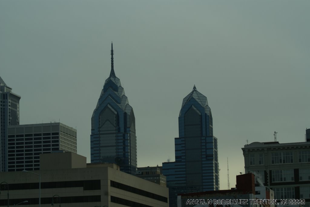 CENTER PHILLY SEEN FROM SCHUYKILL EXPY