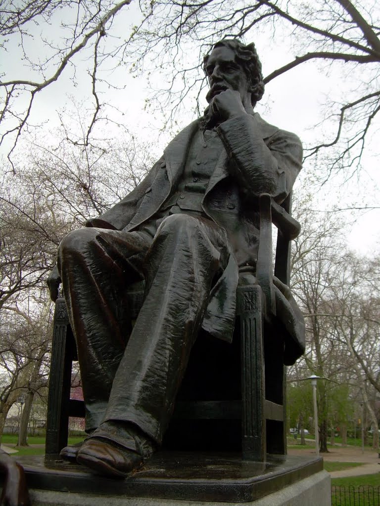 Dickens sculpture