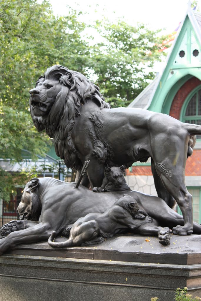 Philadelphia Zoo Lion sculpture